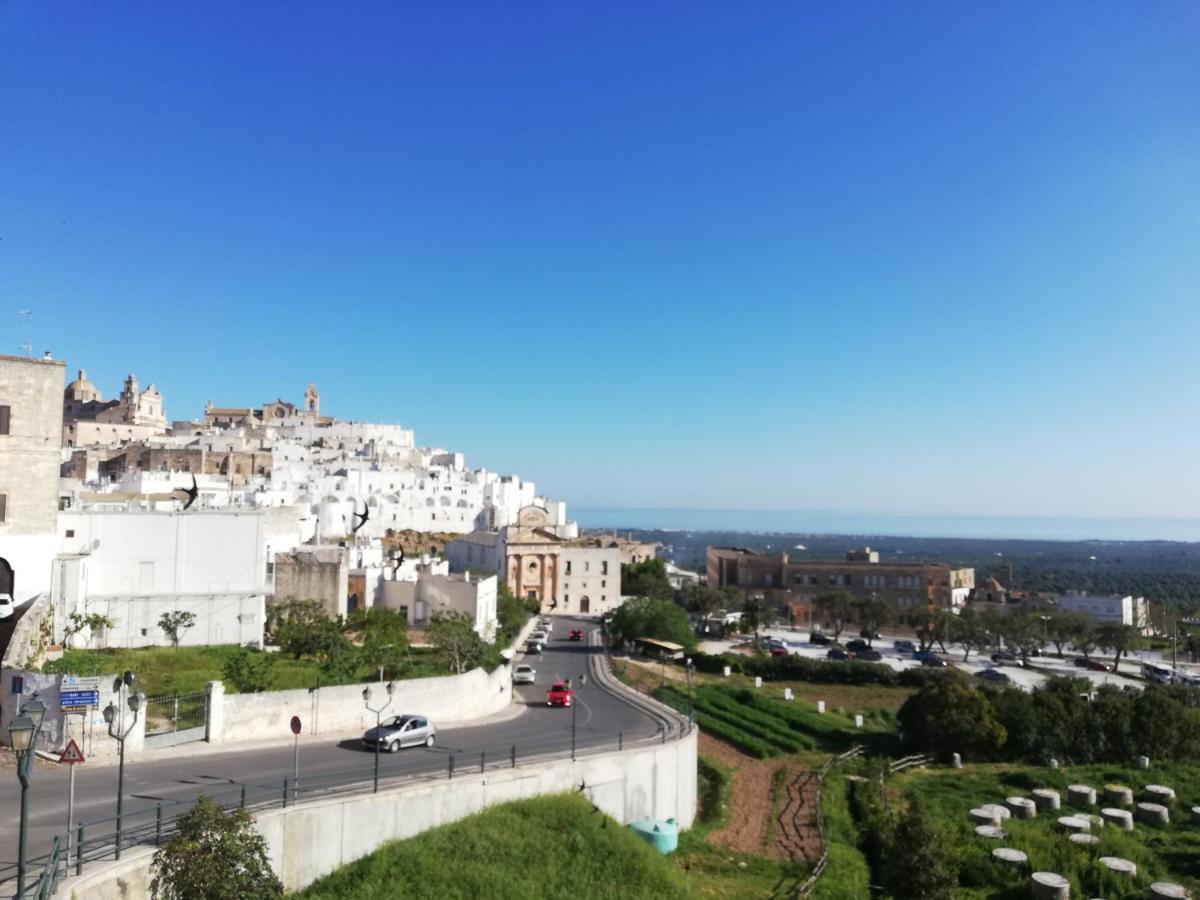V&M Suite Con Jacuzzi Ostuni Bagian luar foto