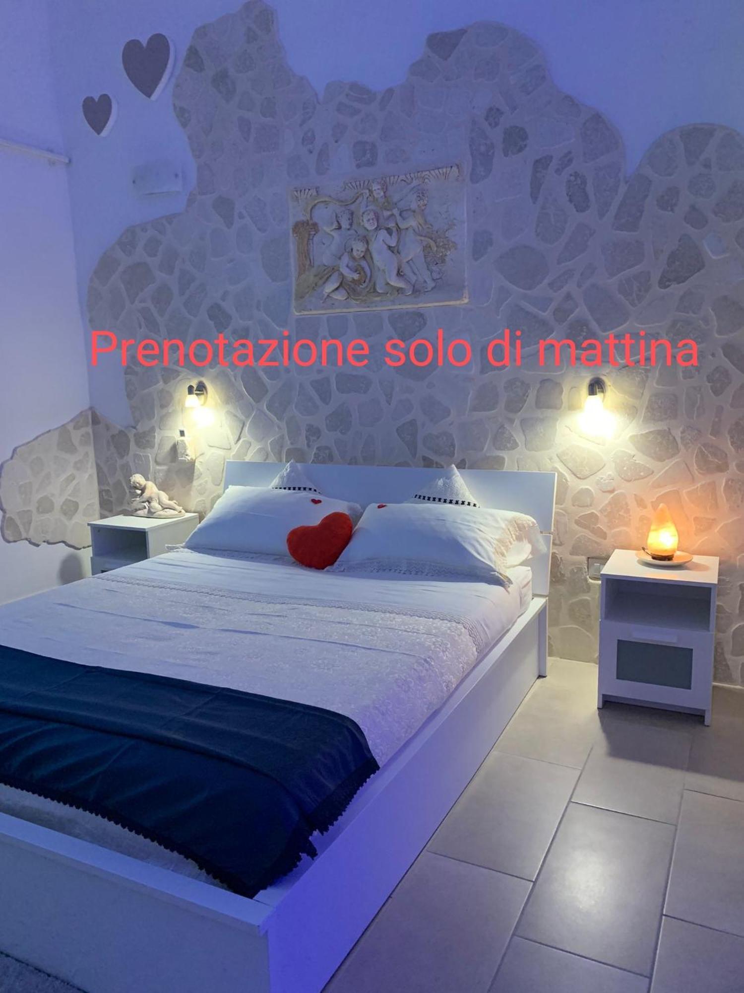 V&M Suite Con Jacuzzi Ostuni Ruang foto